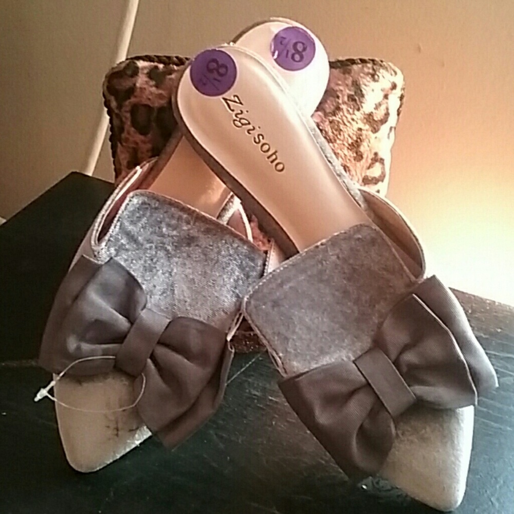 Gray flat slide in slippers